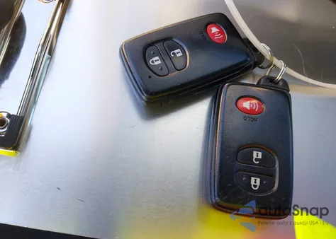 2014 Toyota Prius Two из США, поврежденный, VIN JTDKN3DU0E1752551